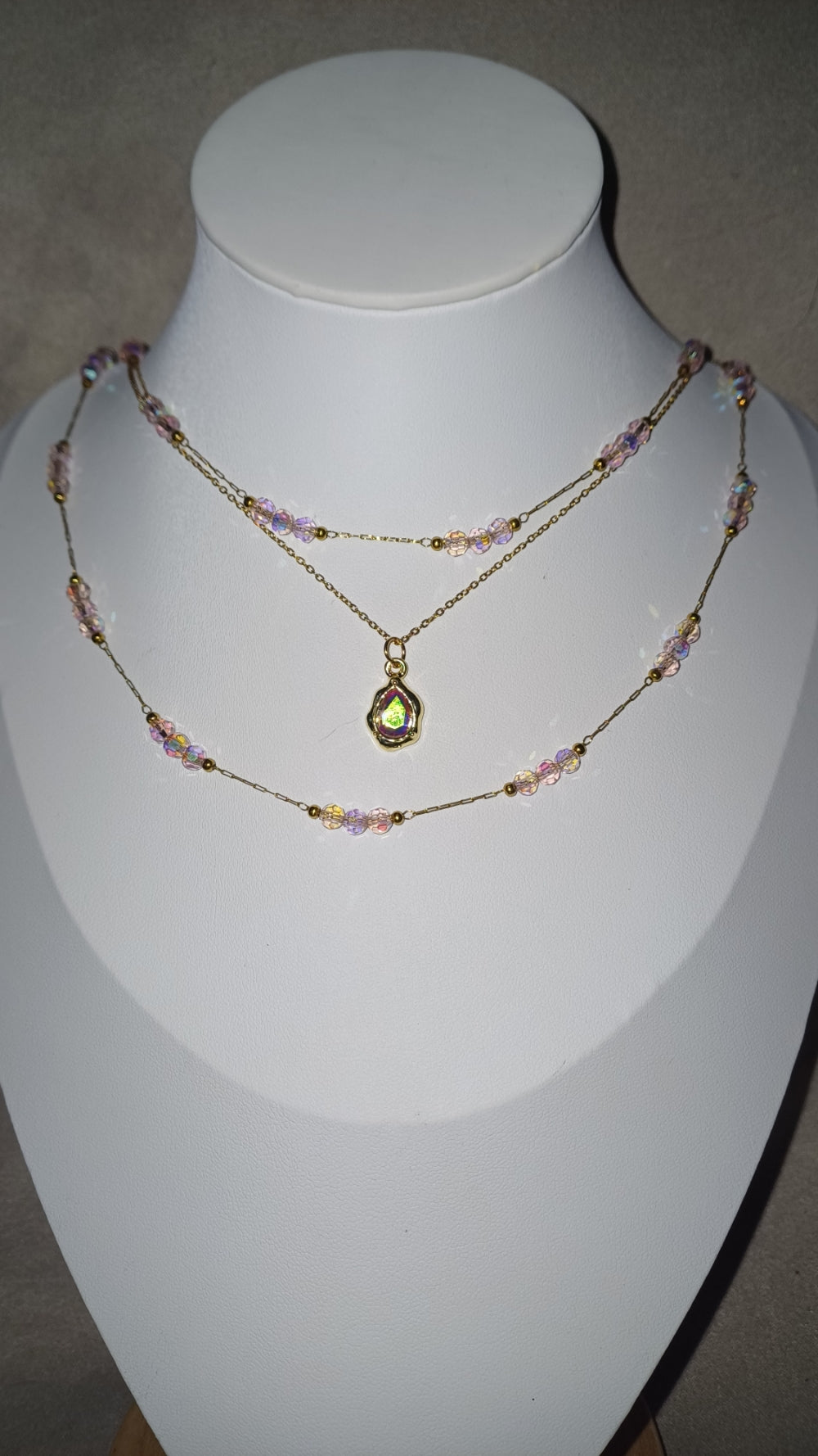 Collier " 3 en 1 ", ton rose multi reflet, perles et pendentif "goutte"