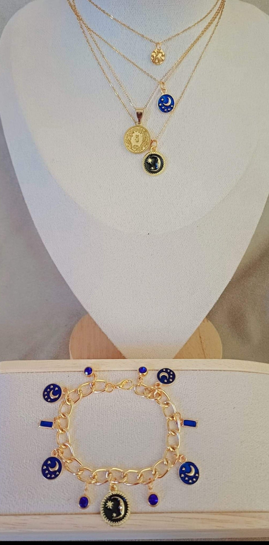 Parure dorée soleil et lune
