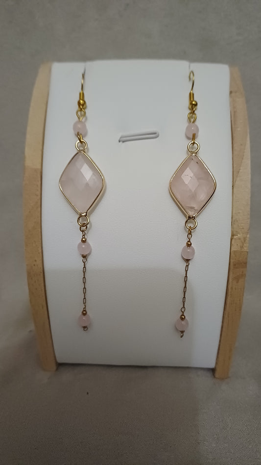 Boucles d' oreilles bohème losange pierre rose poudrée et chaine