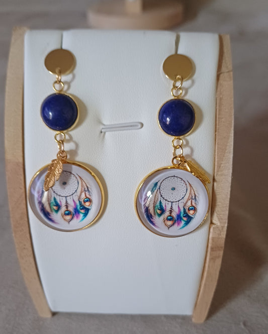 Boucles d' oreilles pendantes cabochon attrape reve et pierre bleue