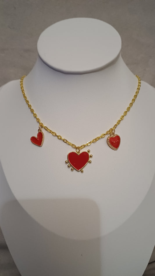 Collier amour trio coeurs rouges