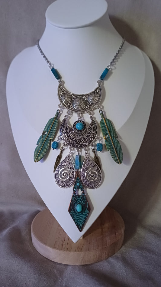 Collier plastron style ethnique